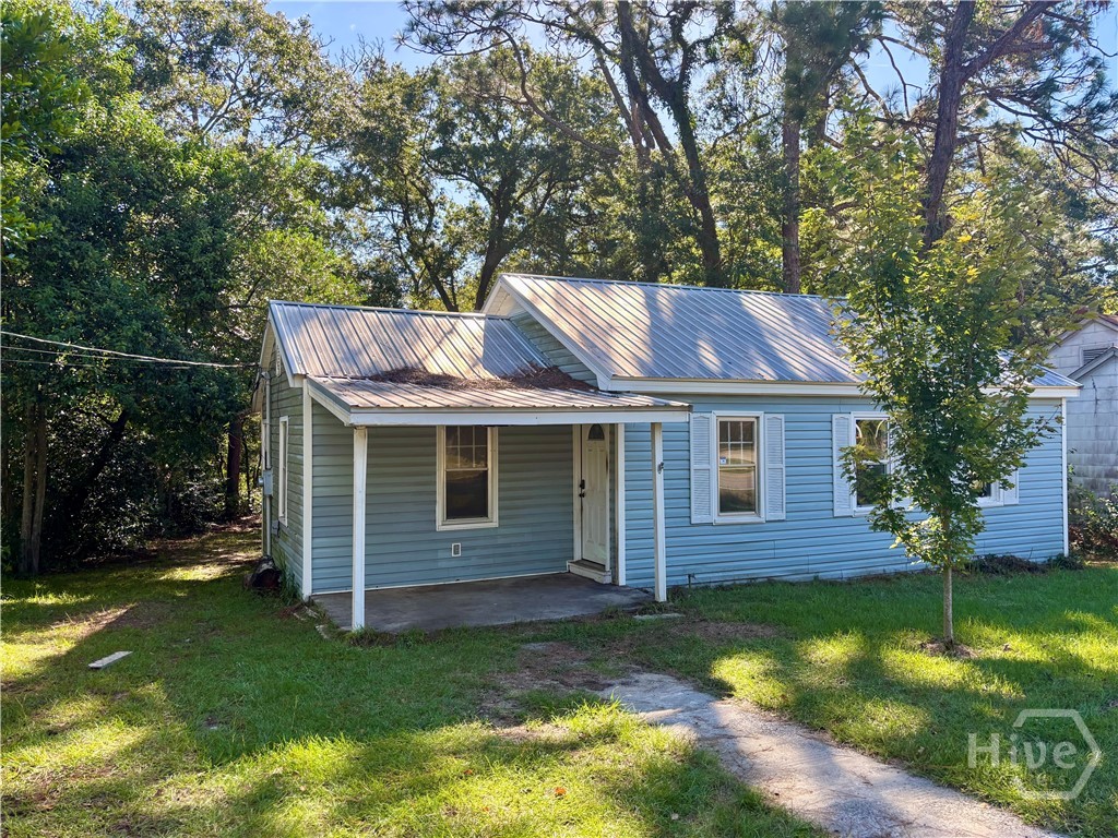 348 N College Street Property Photo 3