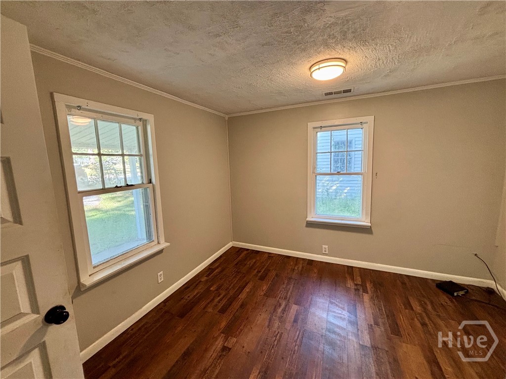 348 N College Street Property Photo 6