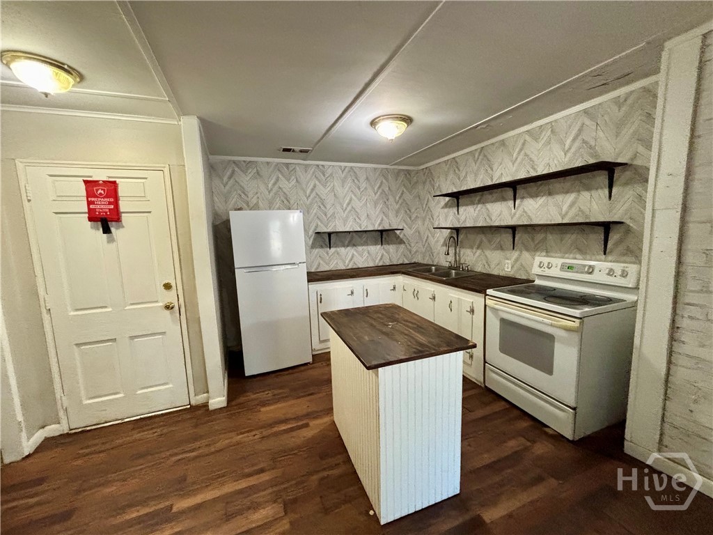 348 N College Street Property Photo 7