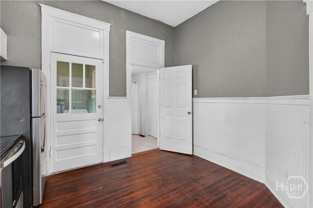 826 E Duffy Street Property Photo 18