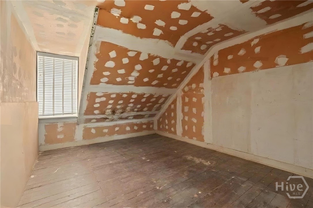 11 W Charlton Street Property Photo 39