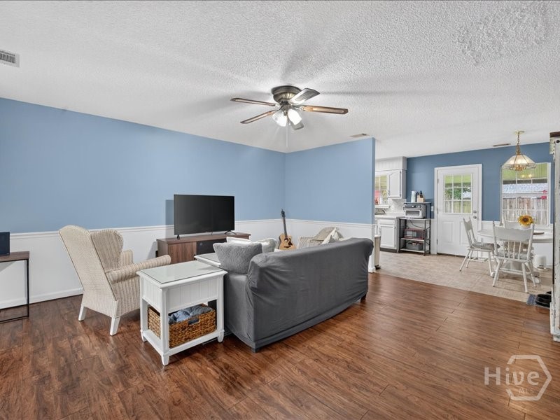 113 Rose Drive Property Photo 3