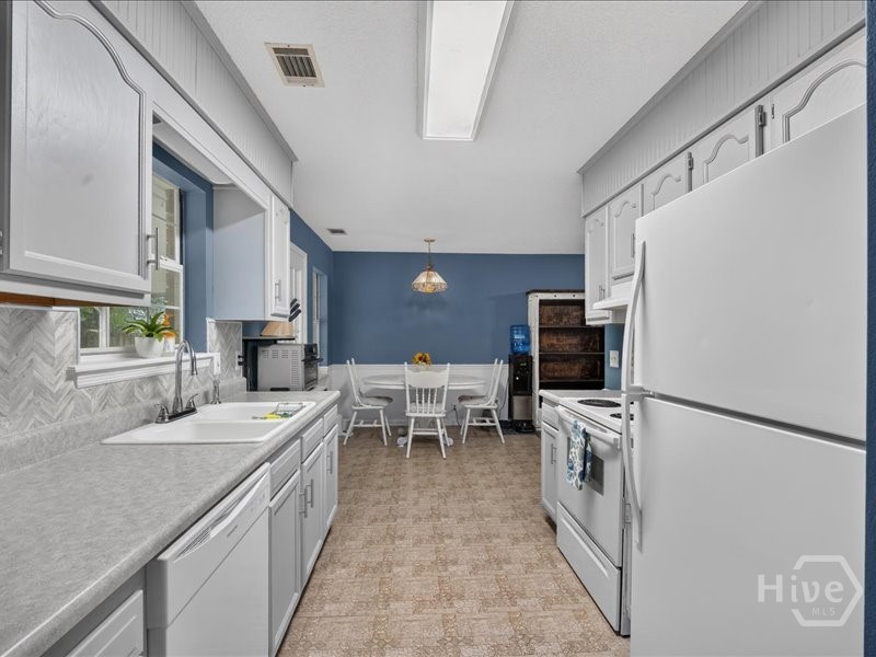 113 Rose Drive Property Photo 11