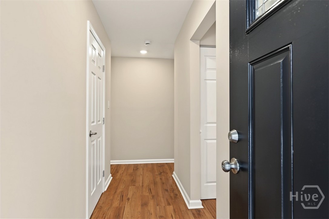 605 Lee Blvd Property Photo 5