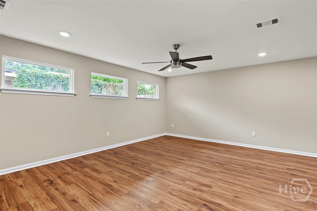 605 Lee Blvd Property Photo 18