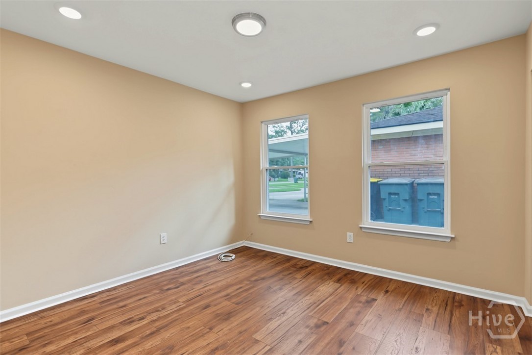 605 Lee Blvd Property Photo 24
