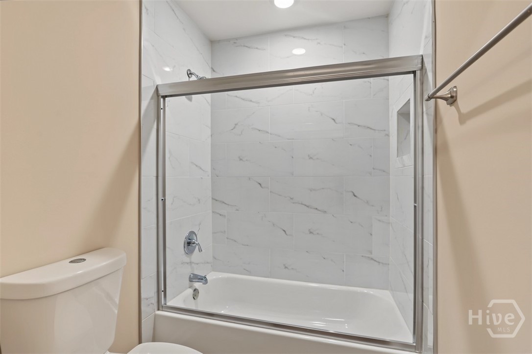 605 Lee Blvd Property Photo 27
