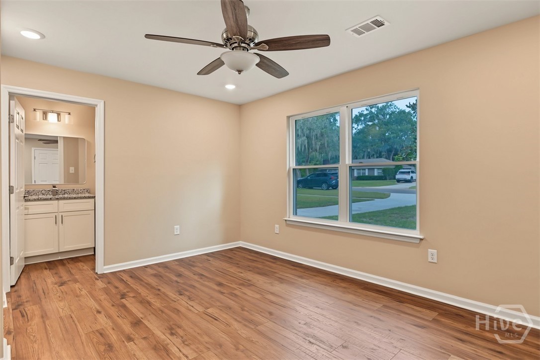 605 Lee Blvd Property Photo 29