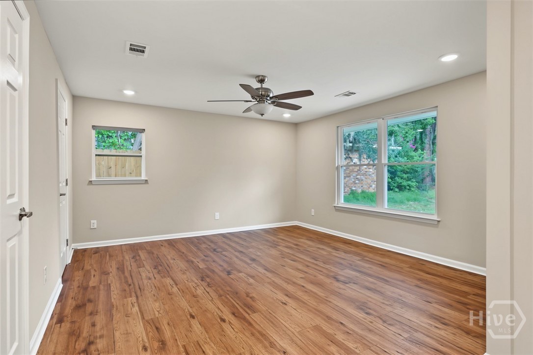 605 Lee Blvd Property Photo 33