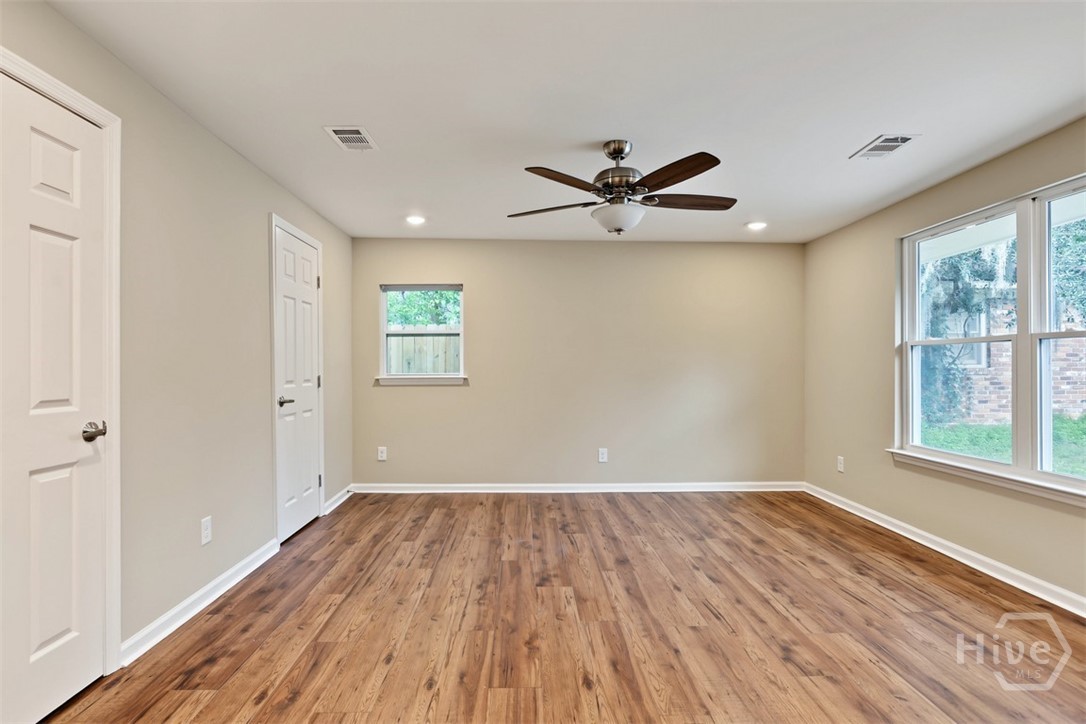 605 Lee Blvd Property Photo 34