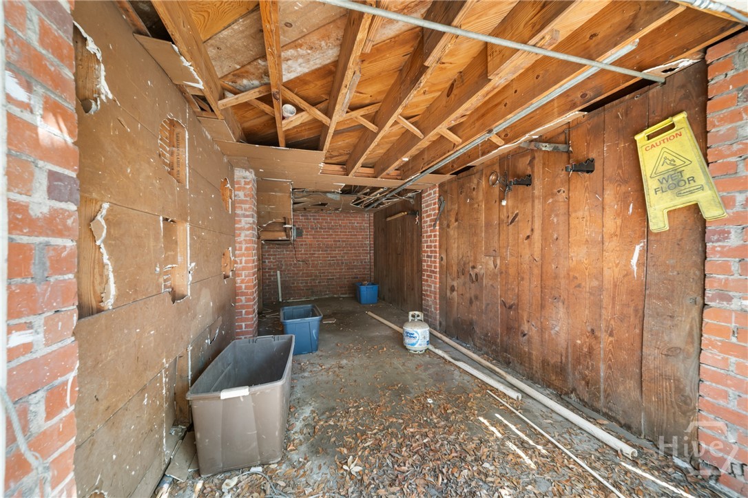 108 W 33rd Street Property Photo 6