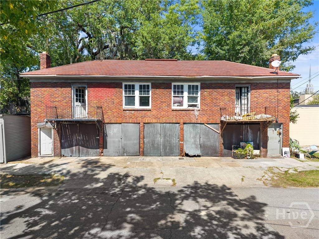 108 W 33rd Street Property Photo 17