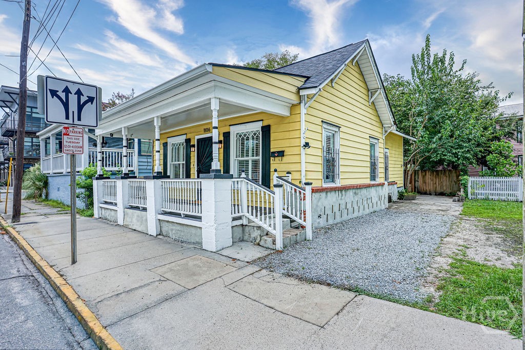 1106 E Broad Street Property Photo 3