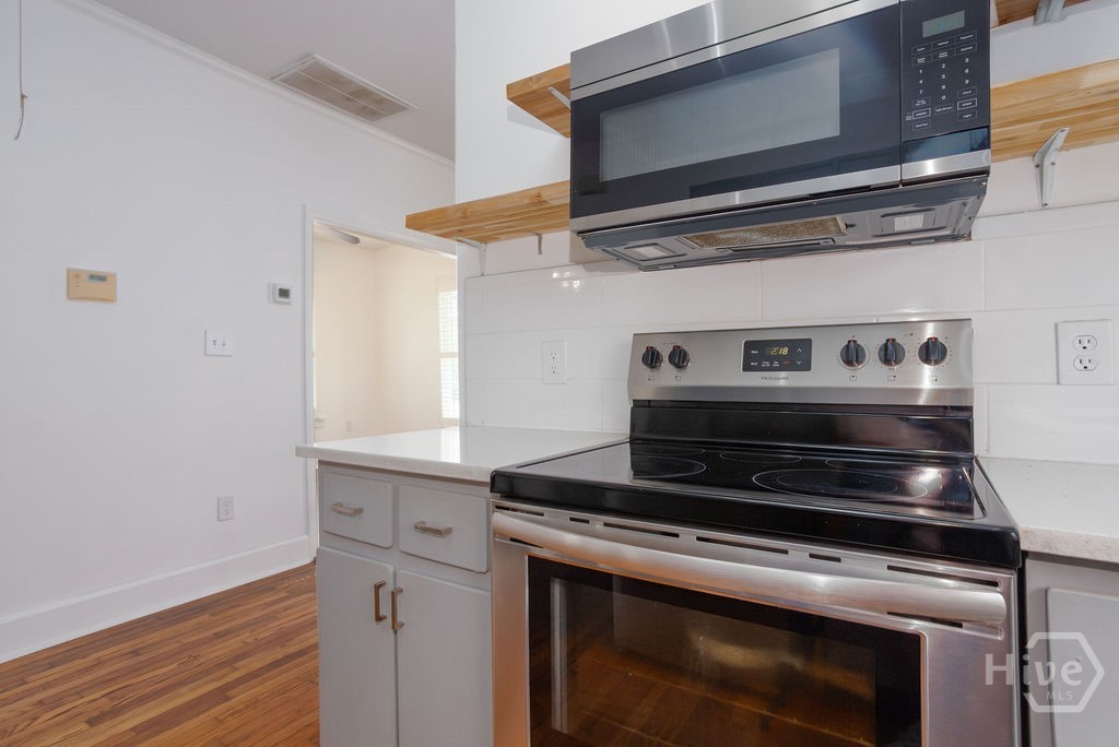 1106 E Broad Street Property Photo 14