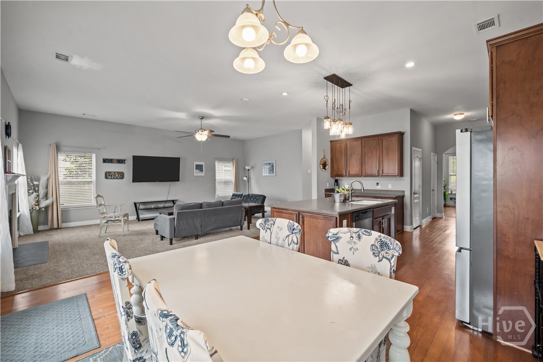 303 Lakeside Boulevard Property Photo 15