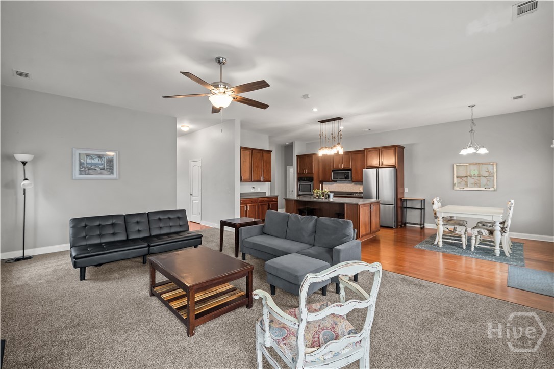 303 Lakeside Boulevard Property Photo 18