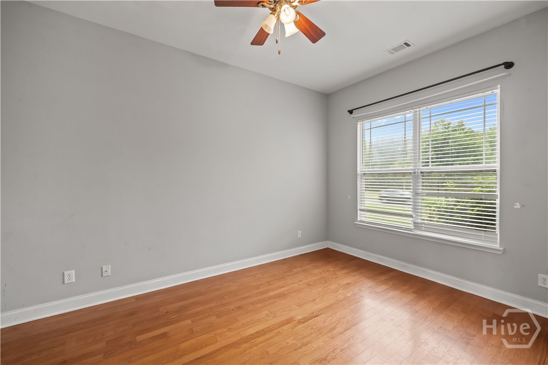 303 Lakeside Boulevard Property Photo 24
