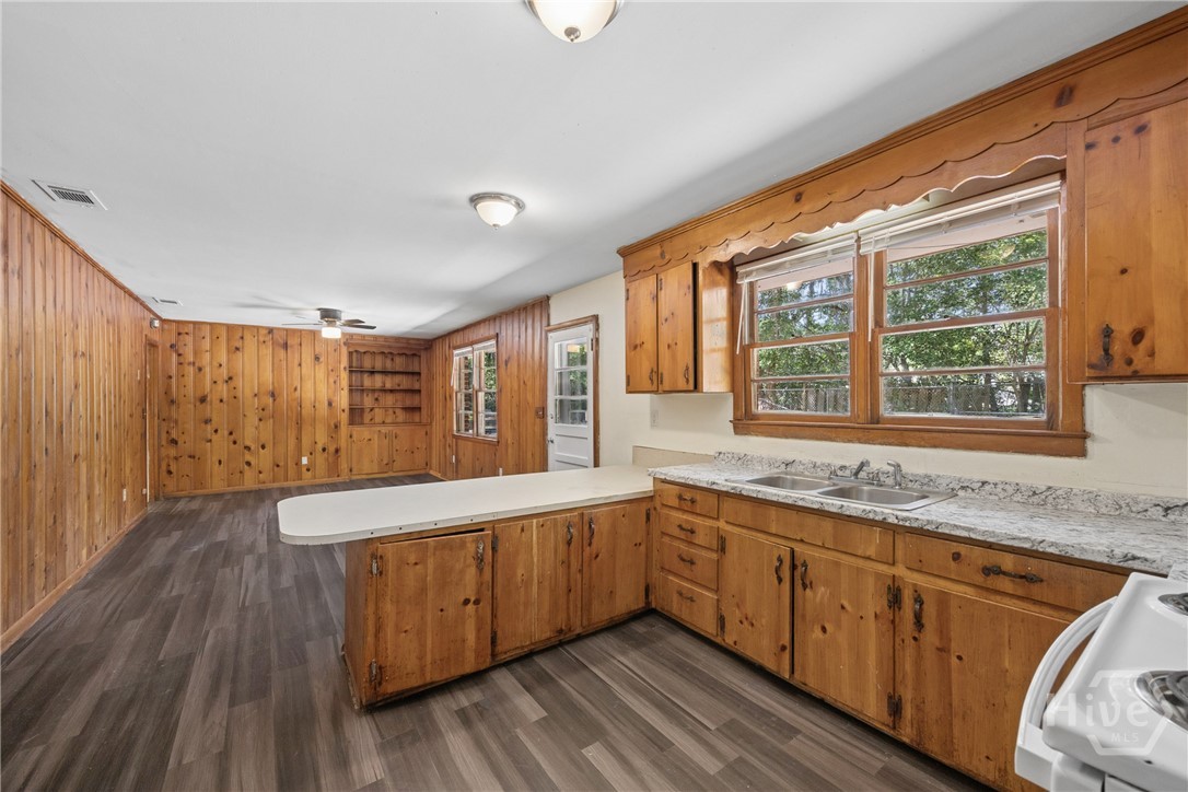 2210 Bona Bella Avenue Property Photo 15