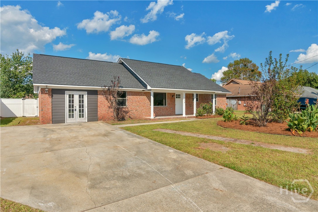 975 Wedgewood Way Property Photo 3