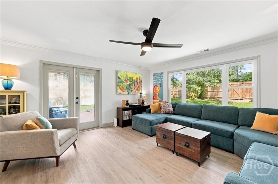 506 Early Street Property Photo 2