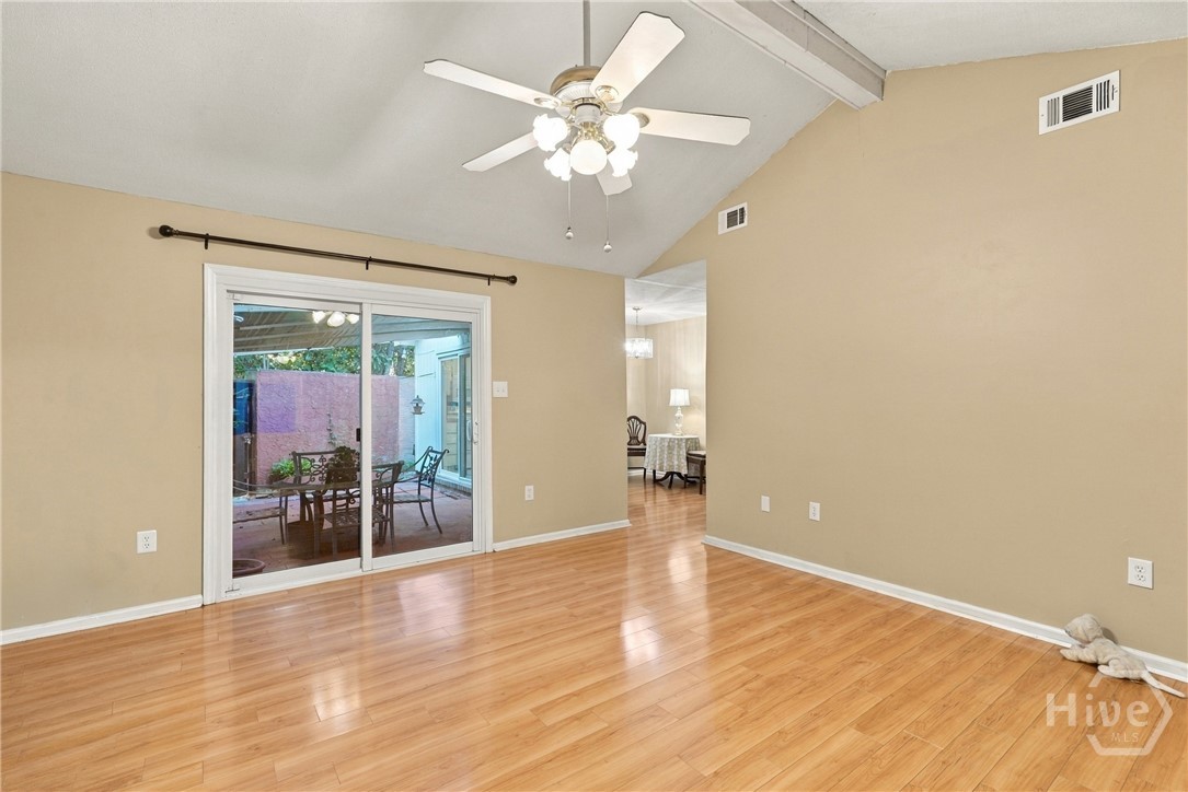 6 Navigator Lane Property Photo 5