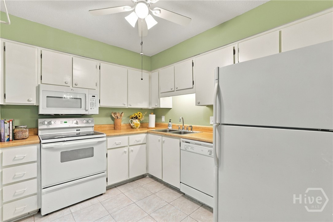 6 Navigator Lane Property Photo 11