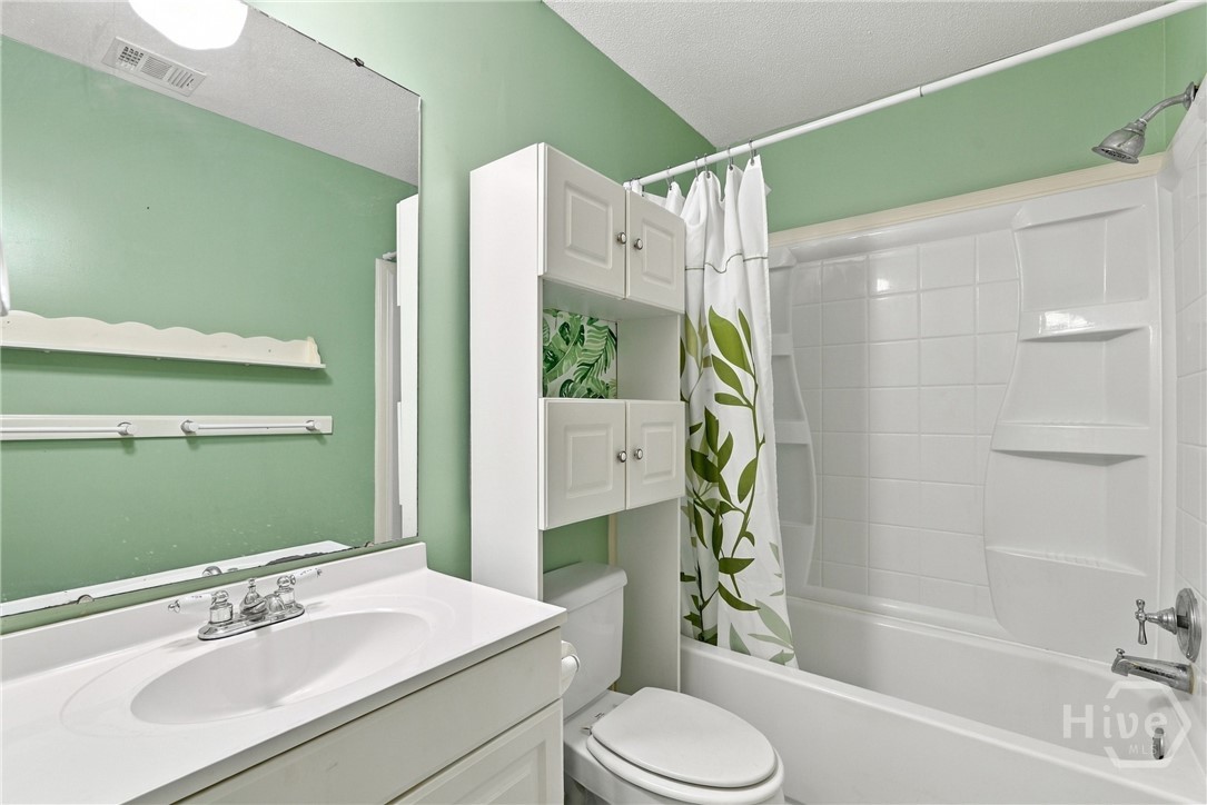 6 Navigator Lane Property Photo 17