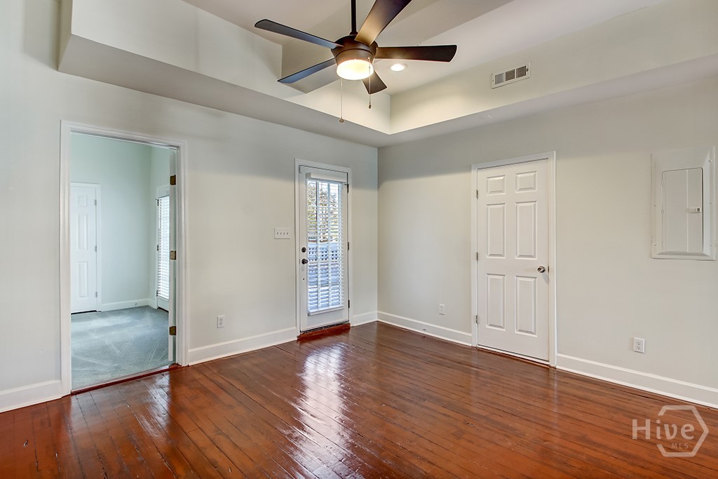 303 W Henry Street A Property Photo 6