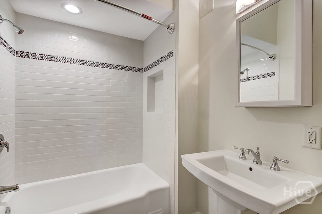 303 W Henry Street A Property Photo 16