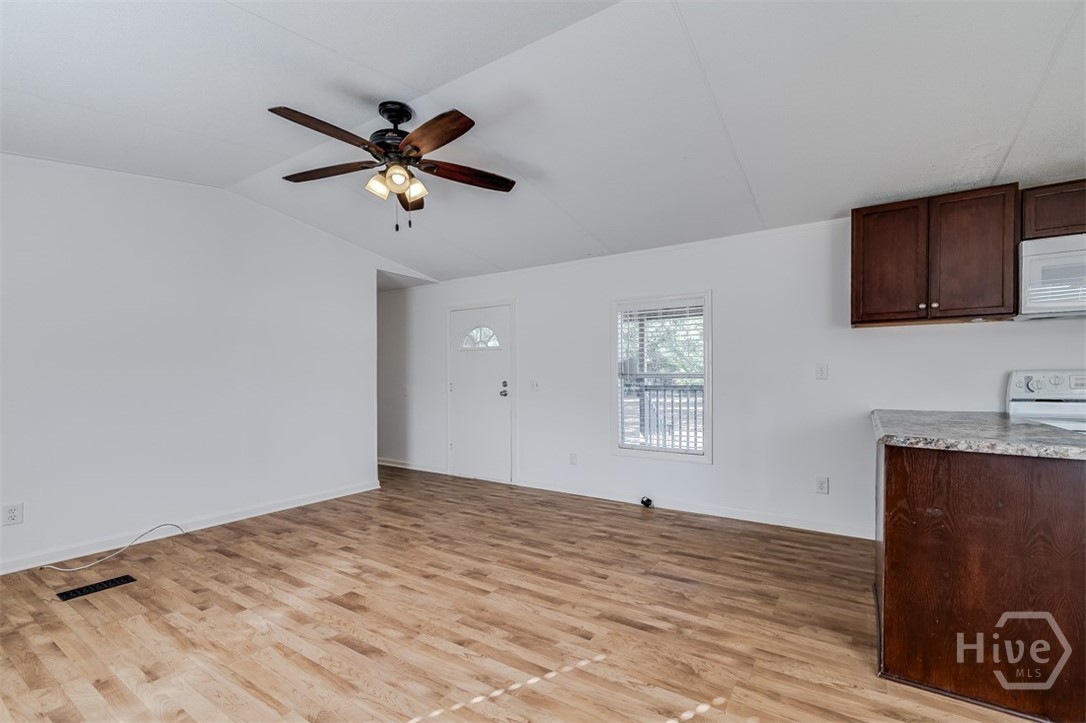 2923 Sandhill Road Property Photo 7