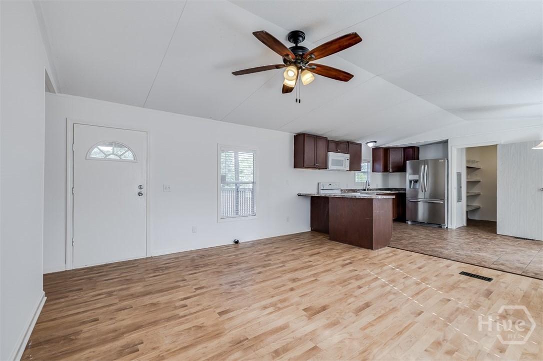 2923 Sandhill Road Property Photo 8