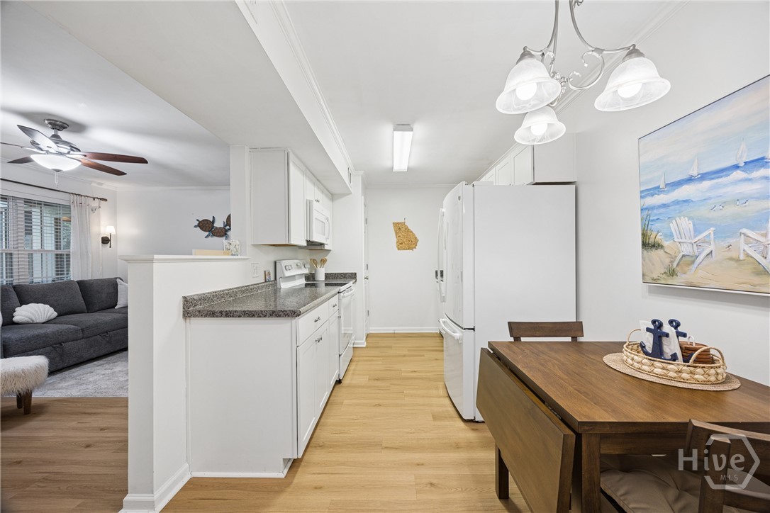 401 N Cromwell Road E8 Property Photo 10