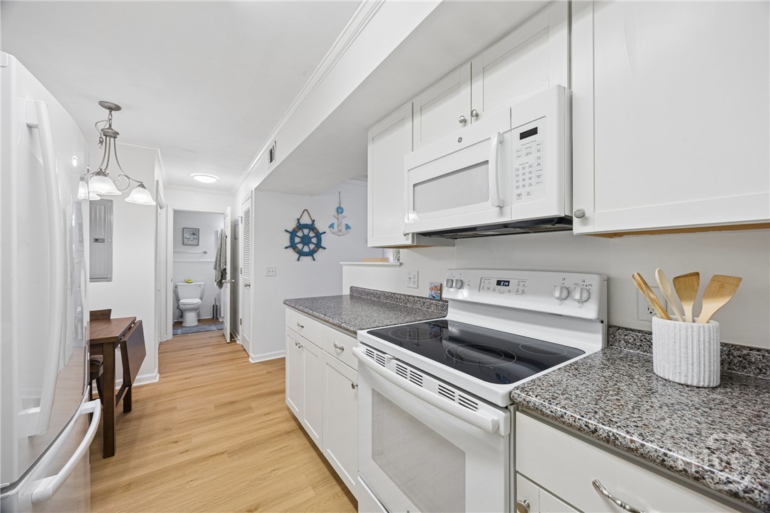 401 N Cromwell Road E8 Property Photo 14