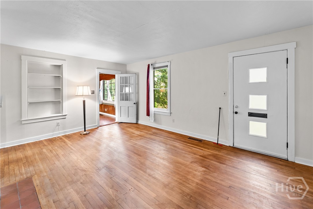 505 E 63rd Street Property Photo 4