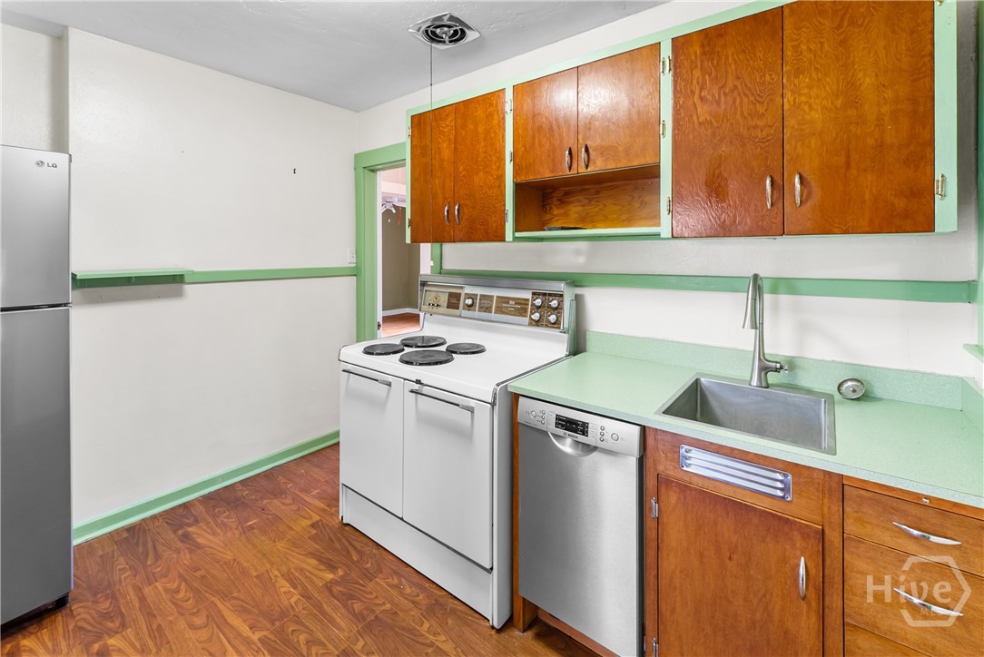 505 E 63rd Street Property Photo 10