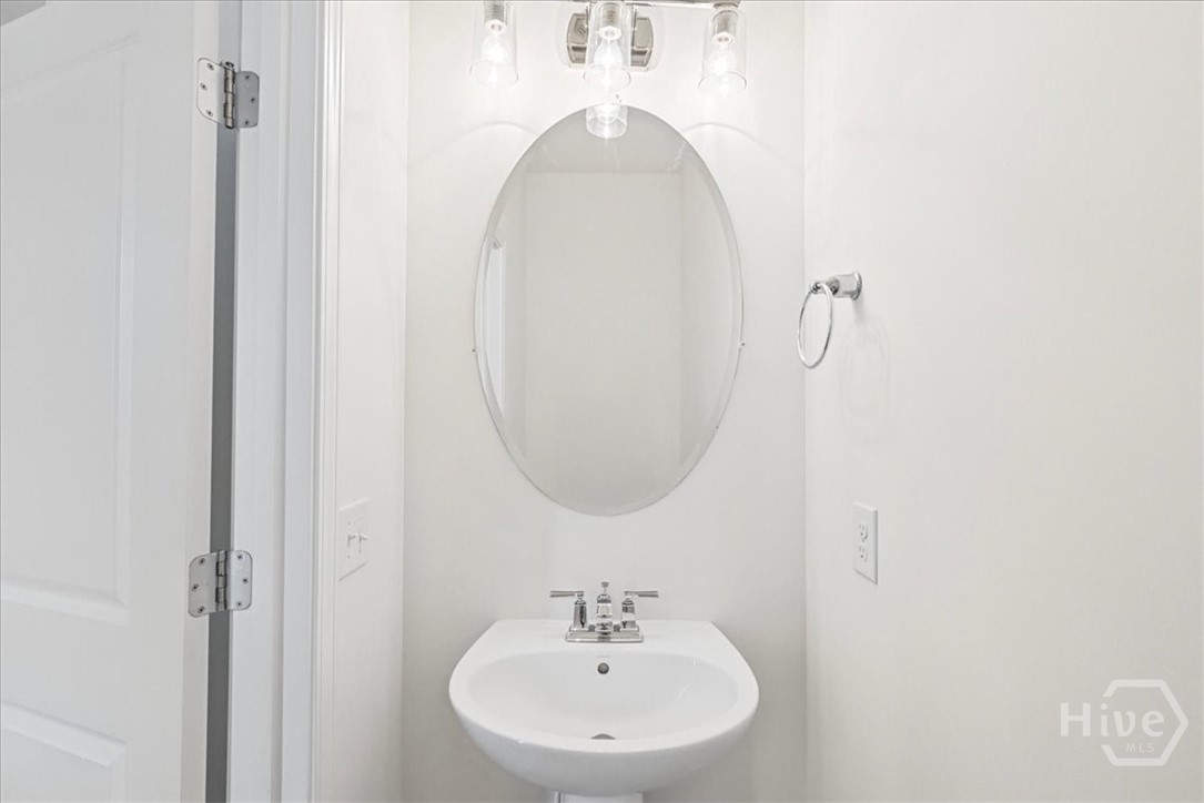 33 Southern Way Property Photo 4