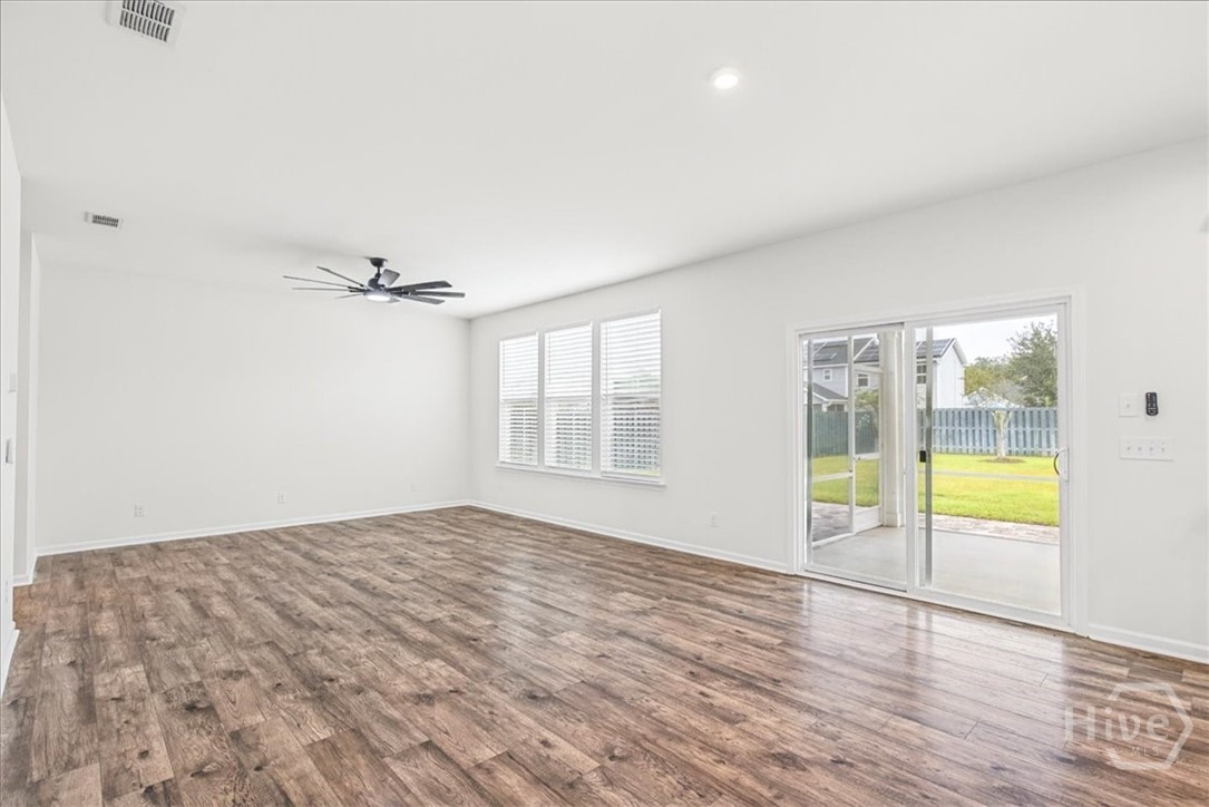 33 Southern Way Property Photo 8