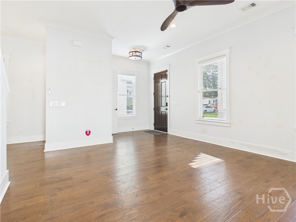 540 E 32nd Street Property Photo 17