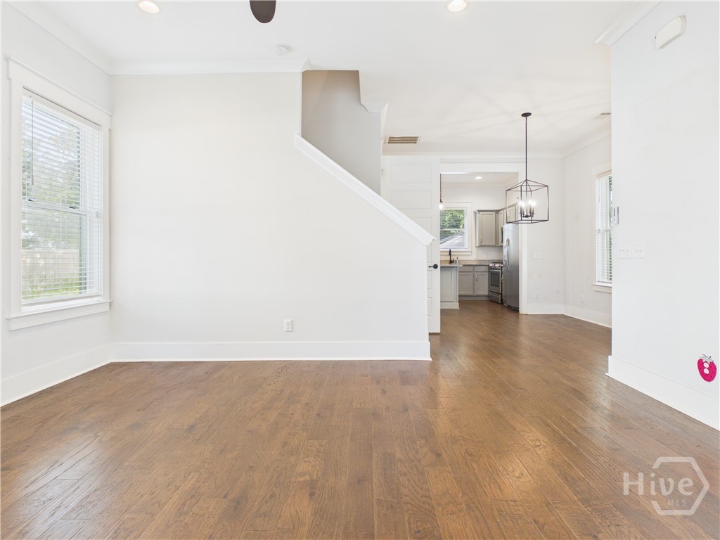 540 E 32nd Street Property Photo 19