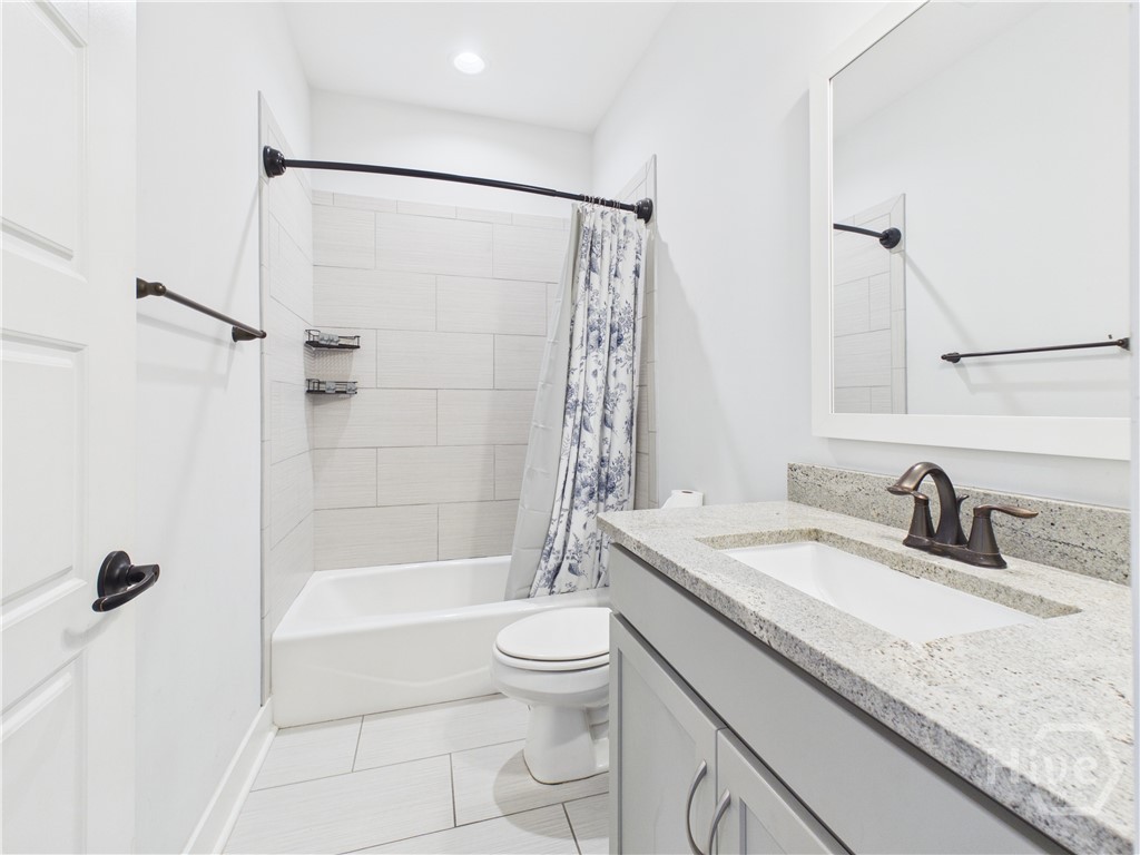 540 E 32nd Street Property Photo 43
