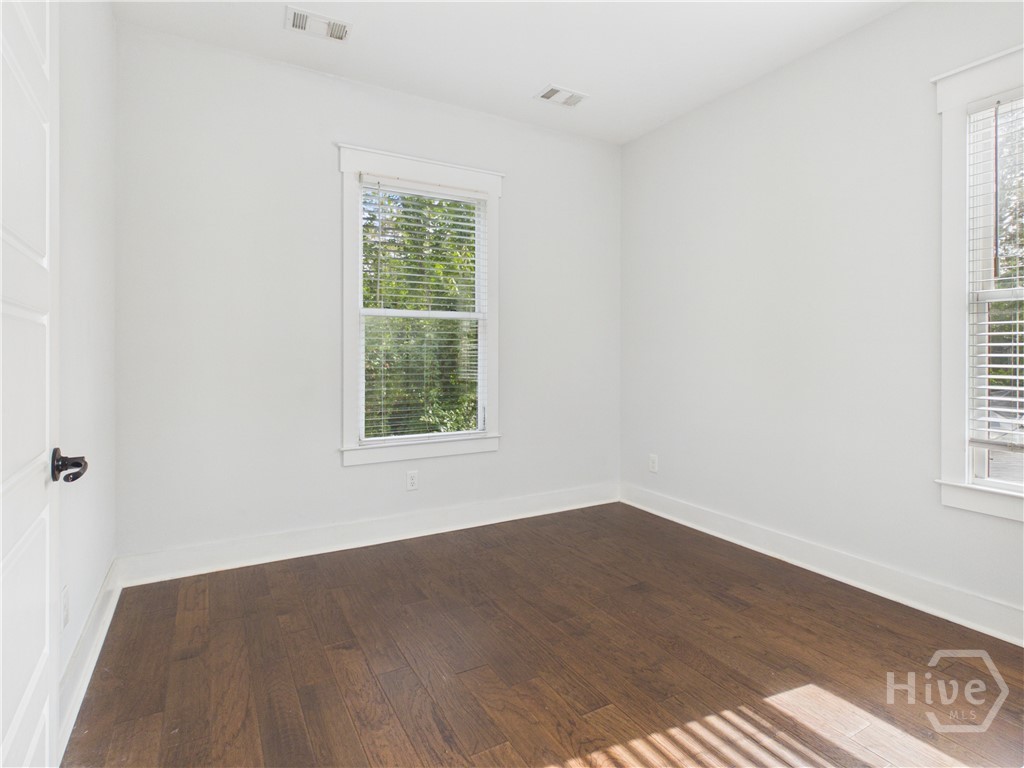 540 E 32nd Street Property Photo 59