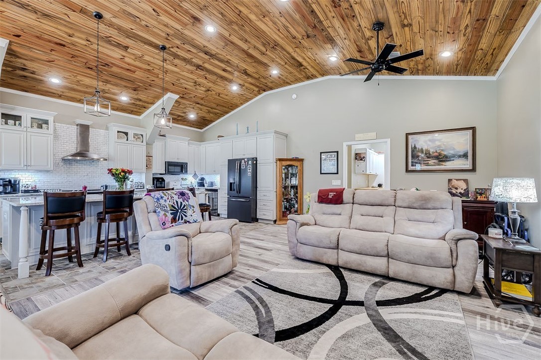 545 Exley Loop Property Photo 12