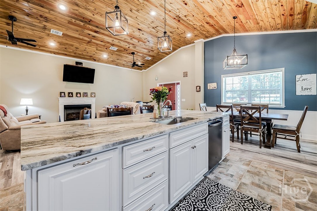 545 Exley Loop Property Photo 18