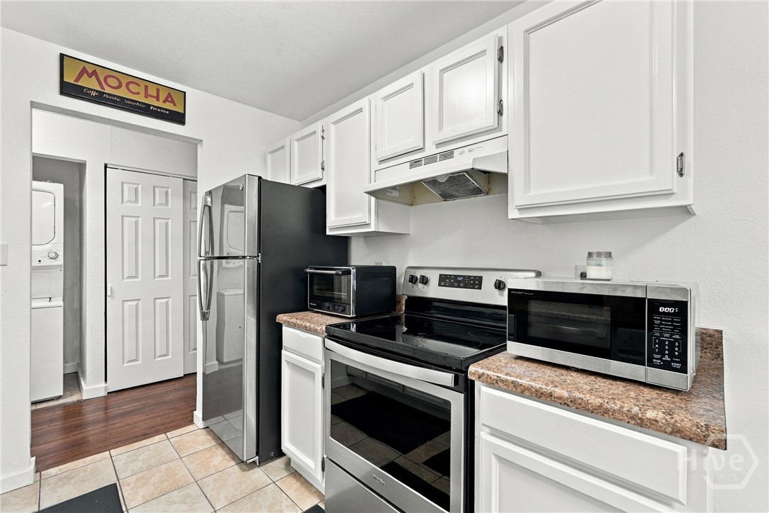 506 Greenbay Avenue Property Photo 6