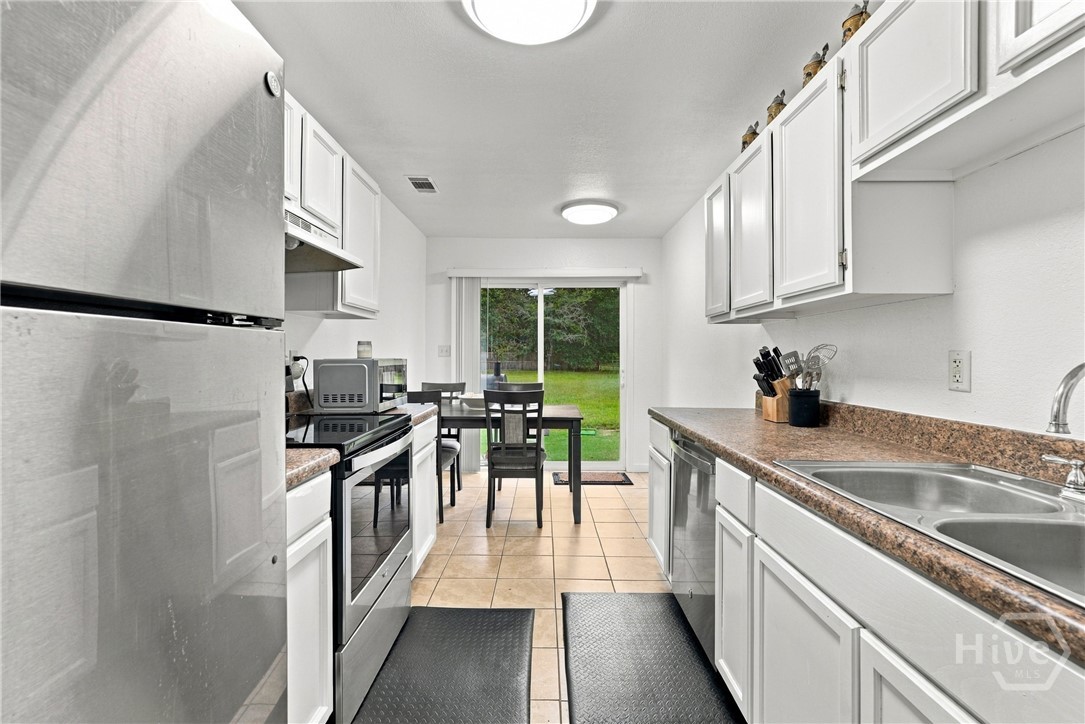 506 Greenbay Avenue Property Photo 9