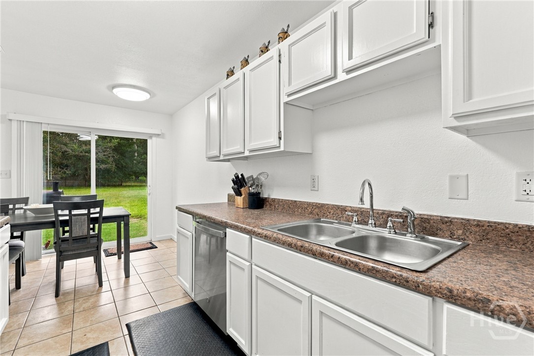 506 Greenbay Avenue Property Photo 10