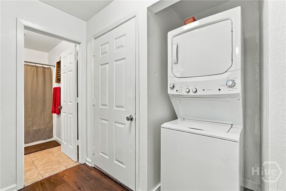 506 Greenbay Avenue Property Photo 13
