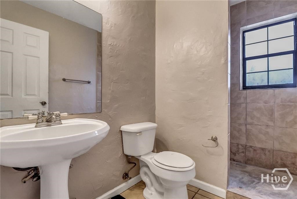 506 Greenbay Avenue Property Photo 23
