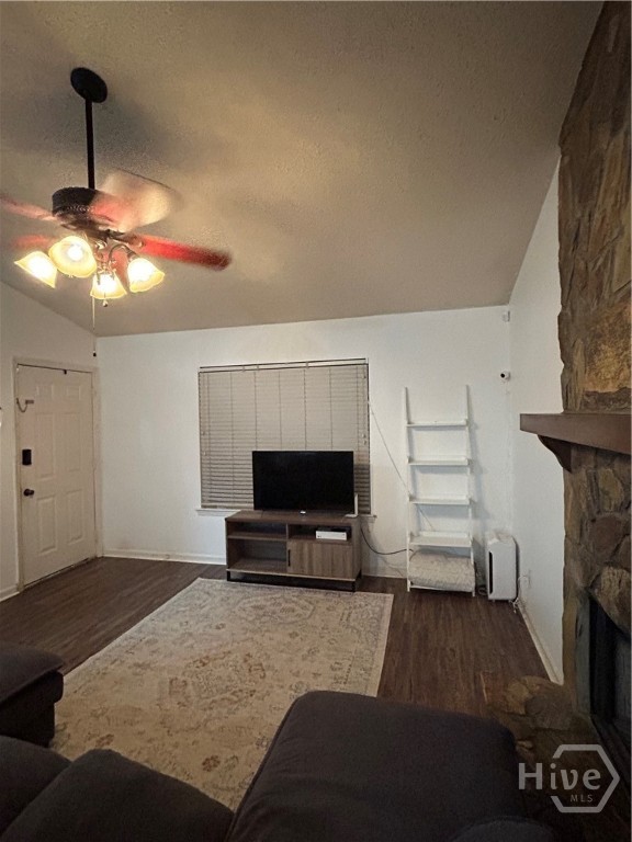 109 Live Oak Circle Property Photo 2