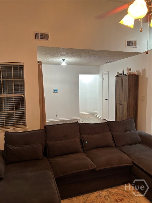 109 Live Oak Circle Property Photo 4